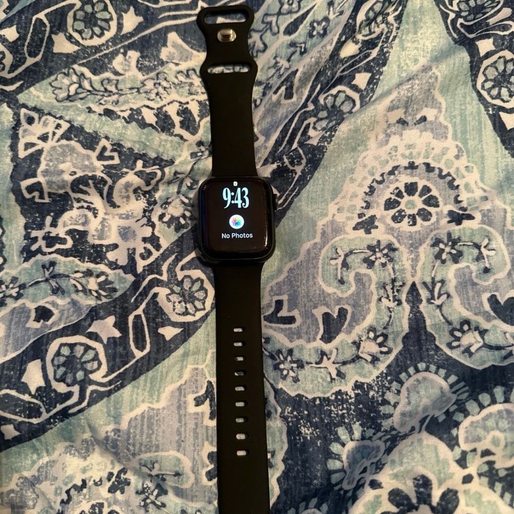 Apple Watch Series 7 GPS + Cellular